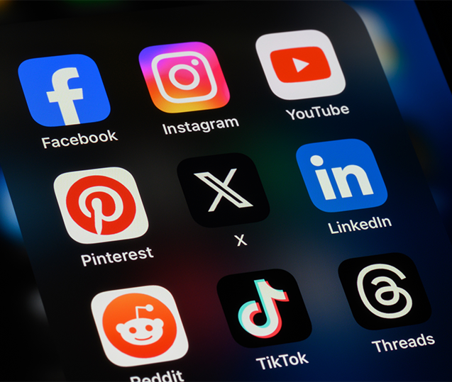 Electronic device with social media app icons